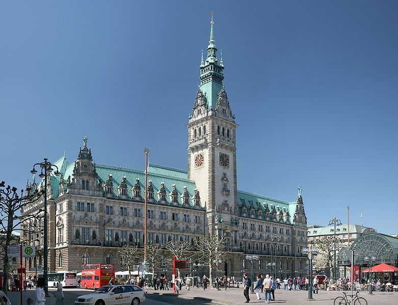 781px-HH_Rathaus_pano1